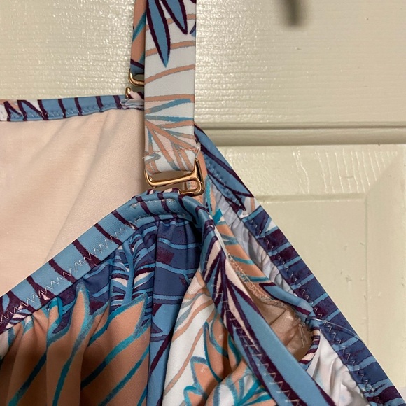 Raisins  Bikini ruffle Top - Picture 3 of 13